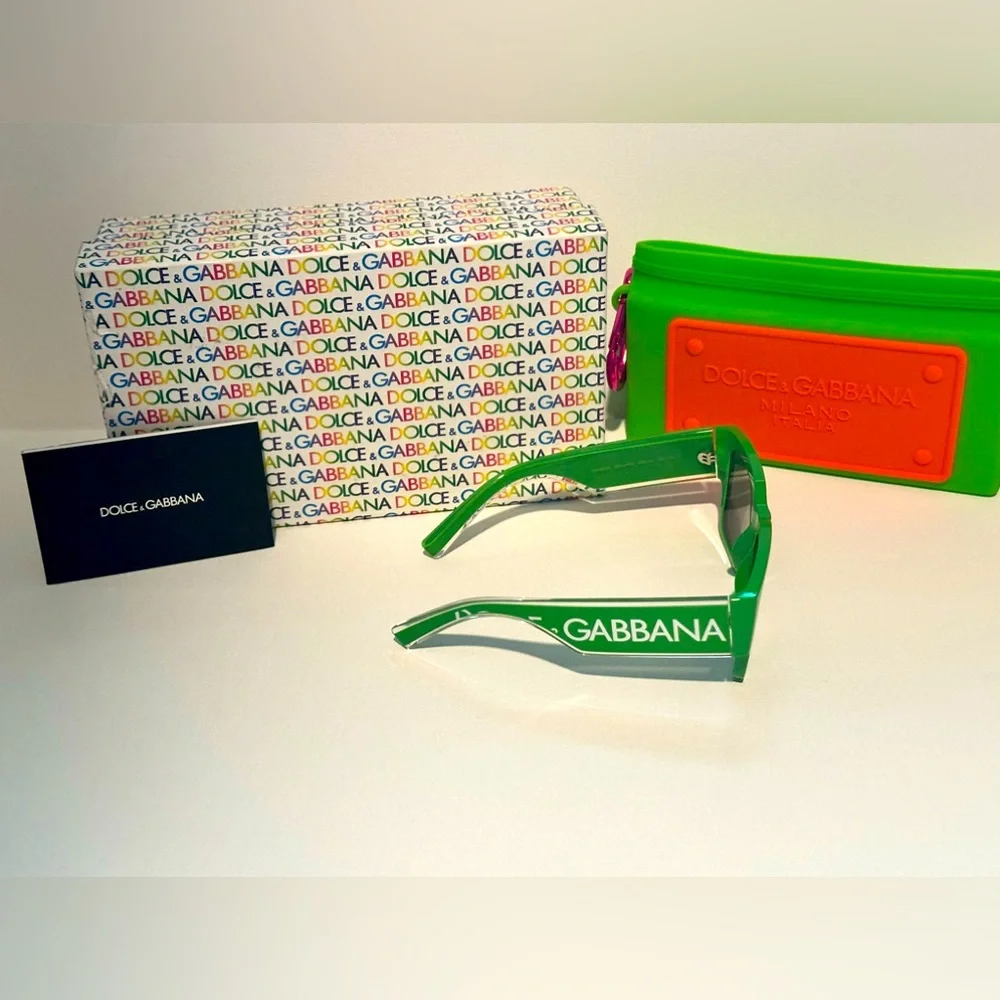 🔥 NWT- KIDS AUTHENTIC DOLCE & GABBANA SUNGLASSES 😎 THESE ARE 🔥❗️